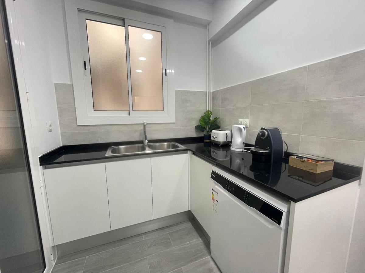 Family-Friendly Home In Central Barcelona 4Bdr Экстерьер фото