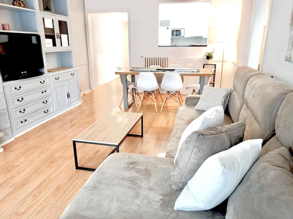 Family-Friendly Home In Central Barcelona 4Bdr Экстерьер фото